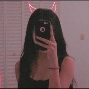 Meet your Posher, Lara